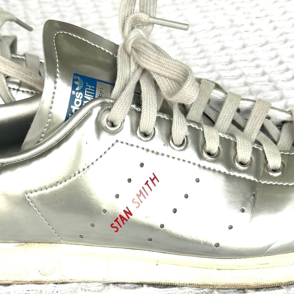 Adidas men’s Stan Smith metallic silver shoes